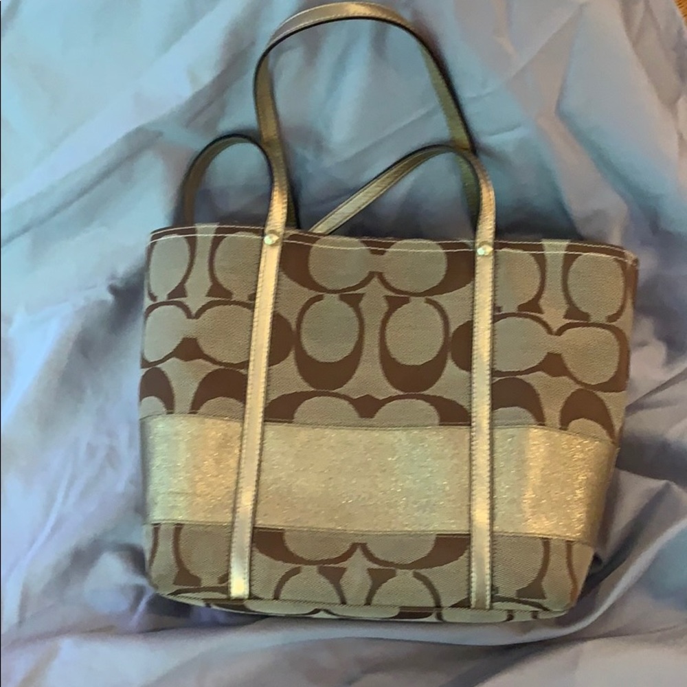 COACH KHAKI SIGNATURE GOLD STRIPE